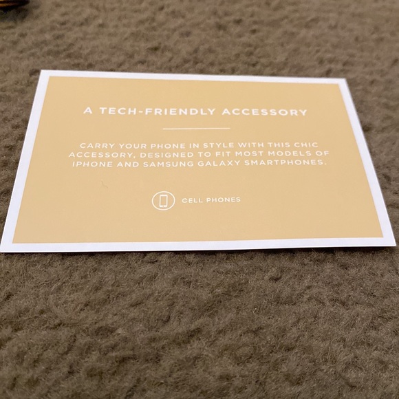 Michael Kors Jet Set Travel Large Leather Phone Case/Wristlet - Picture 8 of 14